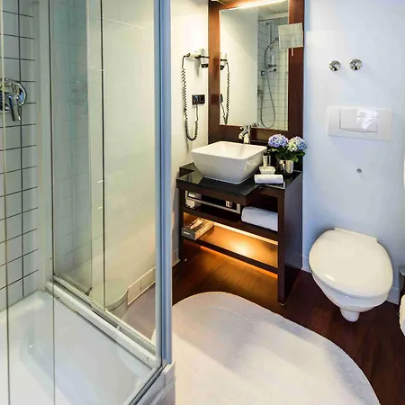 Concorde Hotel 4*